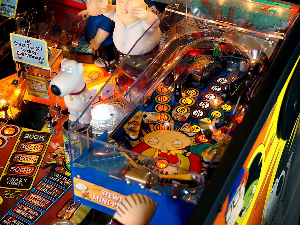 Family Guy Pinball Machine - Stewie Mini Pinball